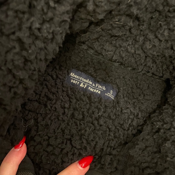 Abercrombie never worn size small - Picture 2 of 2